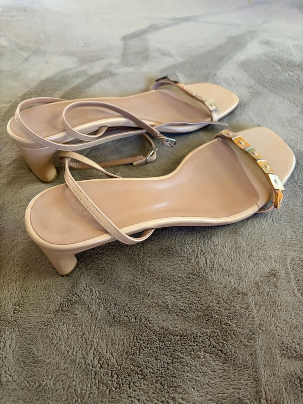 LOQ like new Nude Ankle-Strap Block Heel Sandals with Embellished Front Strap - Picture 5 of 6